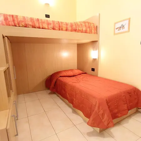 Apartahotel Albergian *