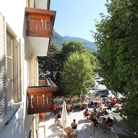 Albergian Apartahotel